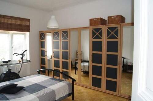 Schlafraum zum ruhigen Hinterhof - 