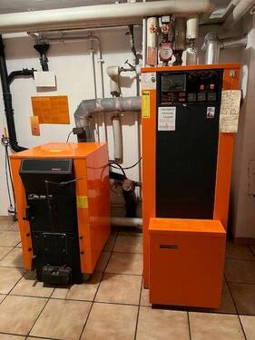 Gaszentral- und Festbrennstoff-Heizung; BJ 1997 - 