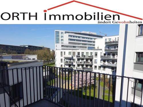 Blick von Balkon - 2 Zimmer Wohnung mit Fußbodenheizung und Balkon. EBK käuflich. Nur für eine Person geeignet.