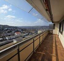 Helle Eigentumswohnung mit Weitsicht, Süd-Balkon und Tiefgaragen-Stellplatz zu verkaufen - Veitshöchheim