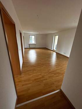 Wohn- und Essbereich.jpeg - 5 Zimmer Etagenwohnung zur Miete in Merseburg