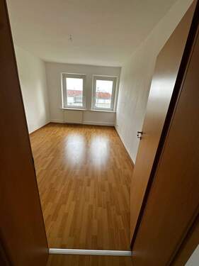 2. Zimmer.jpeg - Etagenwohnung mit 127,00 m&sup2; in Merseburg zur Miete