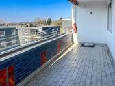 großer Balkon in Südausrichtung - 