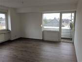 Wohnzimmer - Brück, helle freundliche 4 Zimmer, ca. 85 m², Wannenbad, Balkon