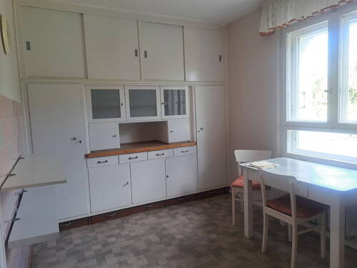 Küche mit Einbauschrank - 