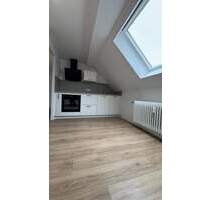 2 Z EBK B im DG, saniert, in ruhiger Lage, Am Zoo 7, 66121 Saarbrücken