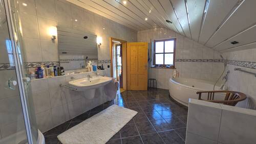 Badezimmer 1 OG - 