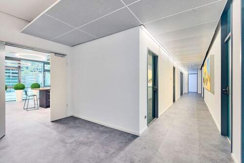 Flur - Büro in Ismaning