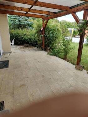 Große überdachte Terrasse - 
