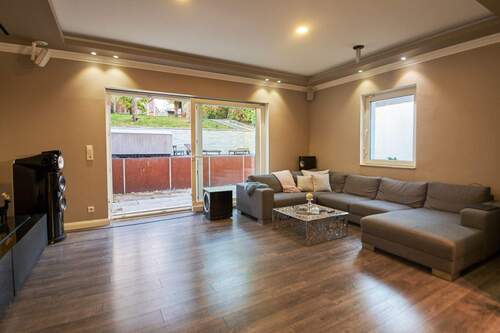 Wohnzimmer - 4 Zimmer Doppelhaushälfte zum Kaufen in Brühl