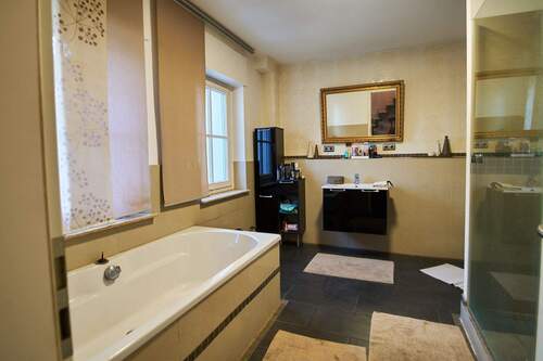 Badezimmer - Doppelhaushälfte mit 140,00 m&sup2; in Brühl zum Kaufen