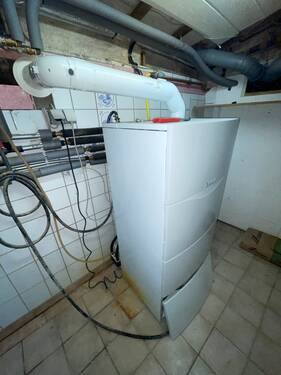 Keller, Detail Gasbrennwertkessel - 