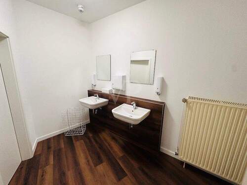 Damen WC 1 im 2.OG - 