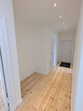 Flur m. Platz f. Einbauschrank - 