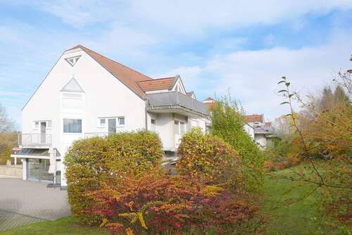 Hausansicht - 3 Zimmer Etagenwohnung zum Kaufen in Kaufungen