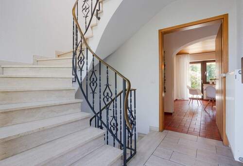 Eingangsbereich - 7 Zimmer Einfamilienhaus zum Kaufen in Mainz