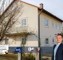 **Familienfreundliches Zuhause in Burgkirchen: 5 Zimmer, Garten, zwei Garagen*