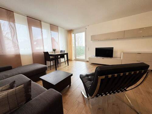 Wohnzimmer - 2 Zimmer Etagenwohnung zum Kaufen in Waiblingen