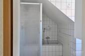 Tageslichtbad-mit-Wanne-und-Dusche-DG - 