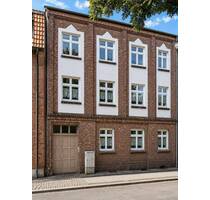 Geräumige 3-Zimmer-Altbauwohnung mit Balkon in direkter Nähe vom Rathaus - Wittenberge