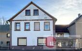 Vorderansicht vom Haus - Provisionsfrei! Altes Haus, neue Chancen - günstige Gelegenheit für Selbermacher