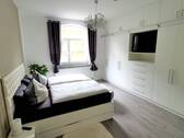 Schlafzimmer mit Einbauschrank - 