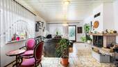 EG Wohnzimmer 1 2 - Großzügiges Einfamilienhaus mit durchdachter Raumaufteilung, Garten und Terrasse