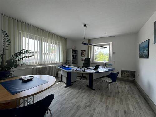 Chefbüro - CO-SÜD ** ab sofort ** ca. 85 qm ** 4 ZI ** 3 Parkplätze **