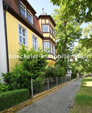 Bild 1 - Wohnen & Vermieten - 3 Familienhaus mit vielen Möglichkeiten Hier ist Platz für Familie & Investment