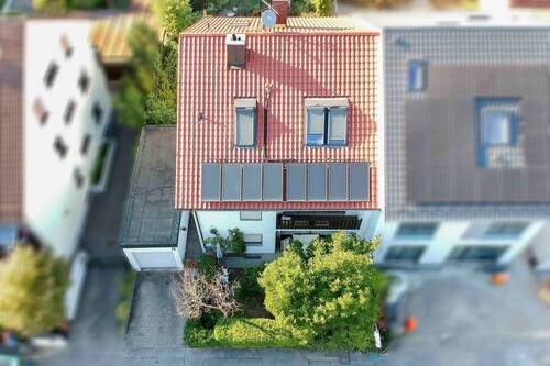 Vogelperspektive - 8 Zimmer Doppelhaushälfte in München