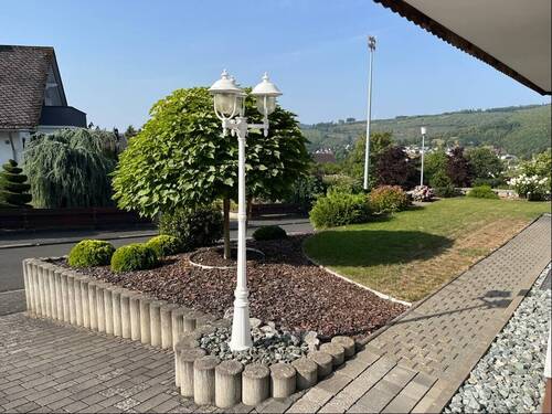 Vorgarten - 7 Zimmer Einfamilienhaus zum Kaufen in Eschenburg