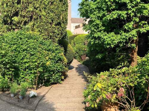 Weg im Garten - 