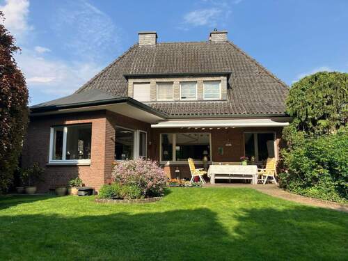 Hinteransicht - 7 Zimmer Einfamilienhaus in Ahlen