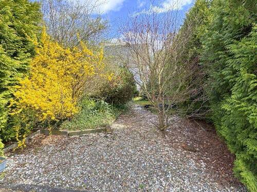 Vordergarten mit Teich - 