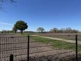 angrenzendes Land, zukaufbar - 