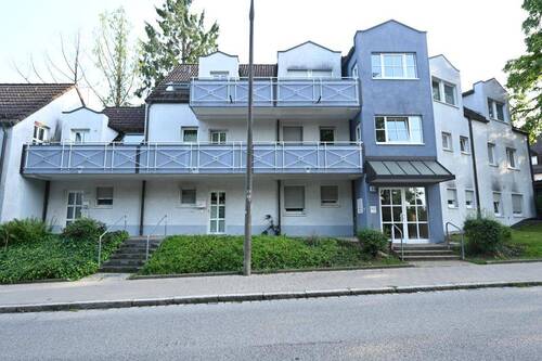 Bestens angebunden - 2 Zimmer Etagenwohnung in Altdorf