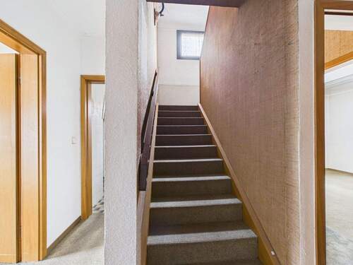 Treppenaufgang zum Dachgeschoss - 