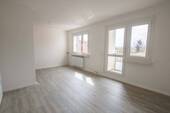 Wohnzimmer - 3-Zimmerwohnung mit Balkon an der Heide.