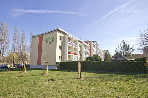 Ansicht hinten - 3 Zimmer Etagenwohnung zur Miete in Halle (Saale)