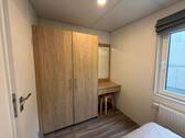 Einbauschrank mit Tisch und Spiegel - 