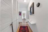 Flur mit Einbauschrank - 