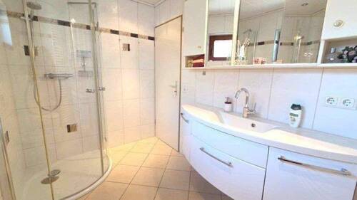 ... mit Dusche - 