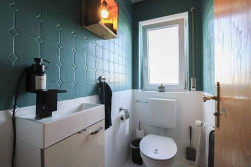 WC separat - 5 Zimmer Einfamilienhaus in Ötisheim