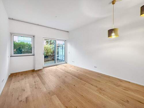 Wohnzimmer - 2 Zimmer Etagenwohnung zum Kaufen in Köln