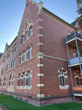 Hausansicht - 3 Zimmer Etagenwohnung zum Kaufen in Torgau