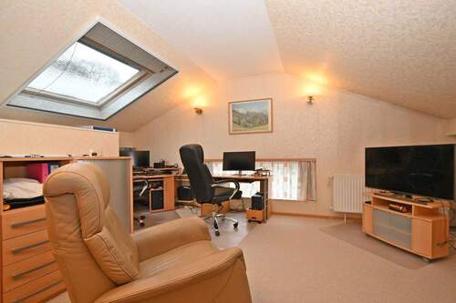 großzügiges Büro - 