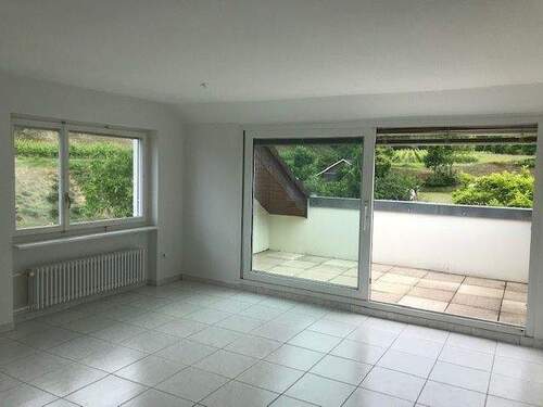 Wohnen/Essen/Kochen - Gemütliche 2-Zimmer-SINGLE-Dachgeschoss-Wohnung mit Loggia