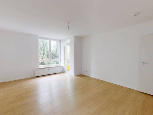 Ansicht I: Wohn- und Esszimmer - ** Helle und geräumige VOLLRENOVIERTE 4-Zimmer-Wohnung mit BALKON in Roding! **