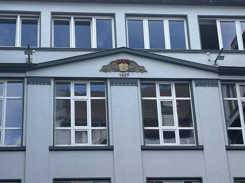 Bild 1 - ART DECO und BAUHAUS-Architektur in schönster Form: Top gepfl. Wohn-Geschäftshaus in Stadtmitte !