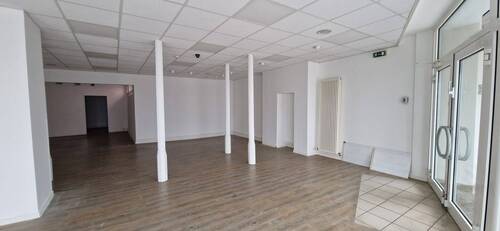 Gewerbefläche links - 1 Zimmer Mehrfamilienhaus, Wohnhaus zum Kaufen in Helmstedt